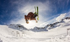 九游APP-赛道与球场，F1新赛季揭幕战之夜，杰伦格林完成自我救赎