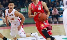 九游VIP-包含辽宁男篮球员斗志昂扬，拿下关键胜利的词条