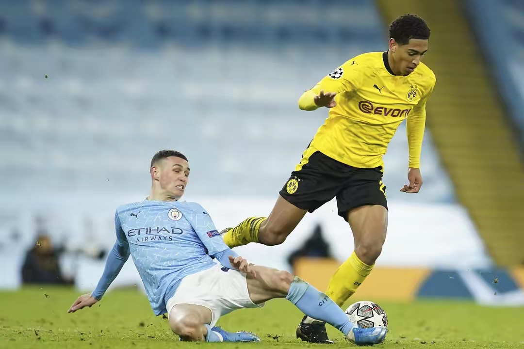 关于欧洲冠军联赛决赛场发生突发事件,球员受伤的信息 关于欧洲冠军联赛决赛场发生突发事件,球员受伤的信息