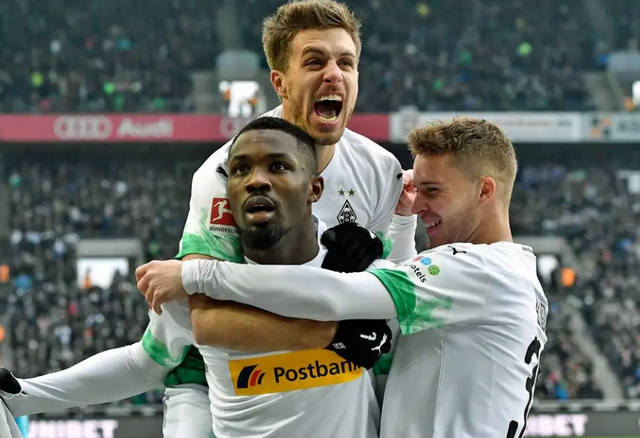 包含帕德博恩队备战对阵门兴格拉德巴赫的词条 包含帕德博恩队备战对阵门兴格拉德巴赫的词条