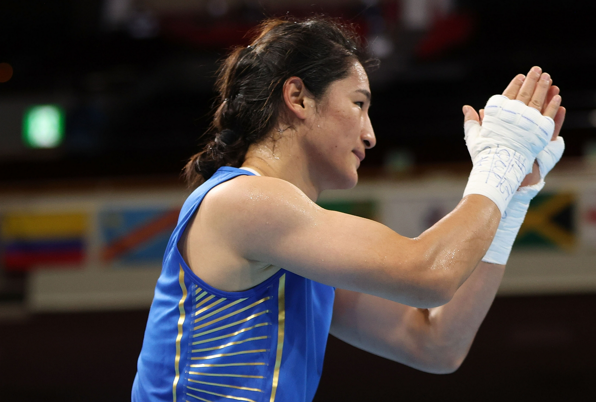 轻重量级竞技火爆，中国选手紧咬金银牌的简单介绍