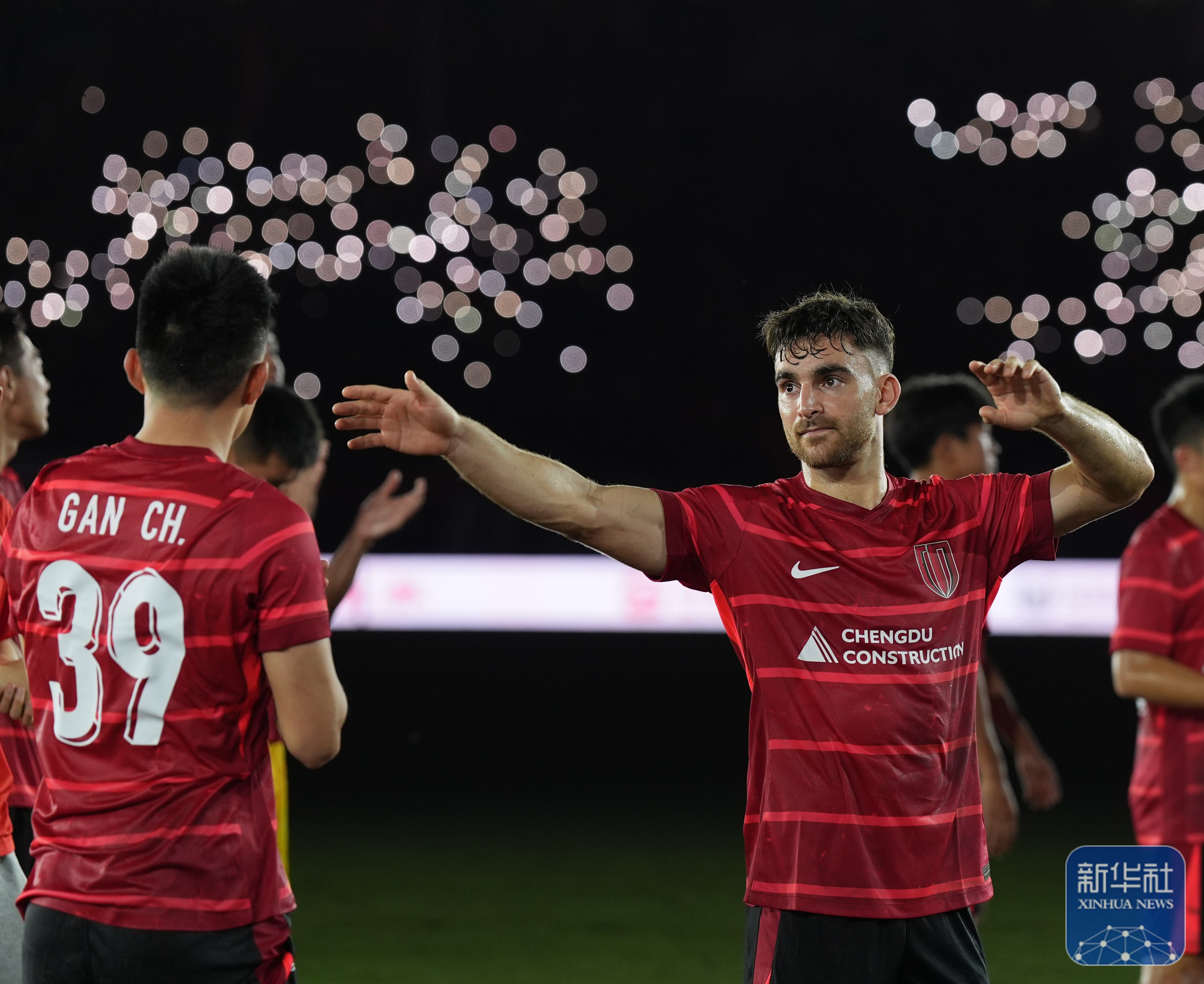 关于曼城险胜中国，蒂亚戈关键制胜的信息