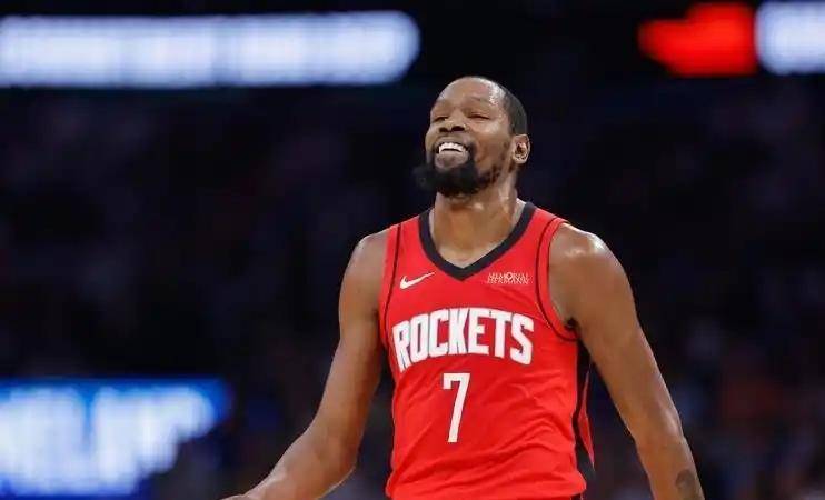 关于国王力克火箭，麦科勒姆统治全场的信息