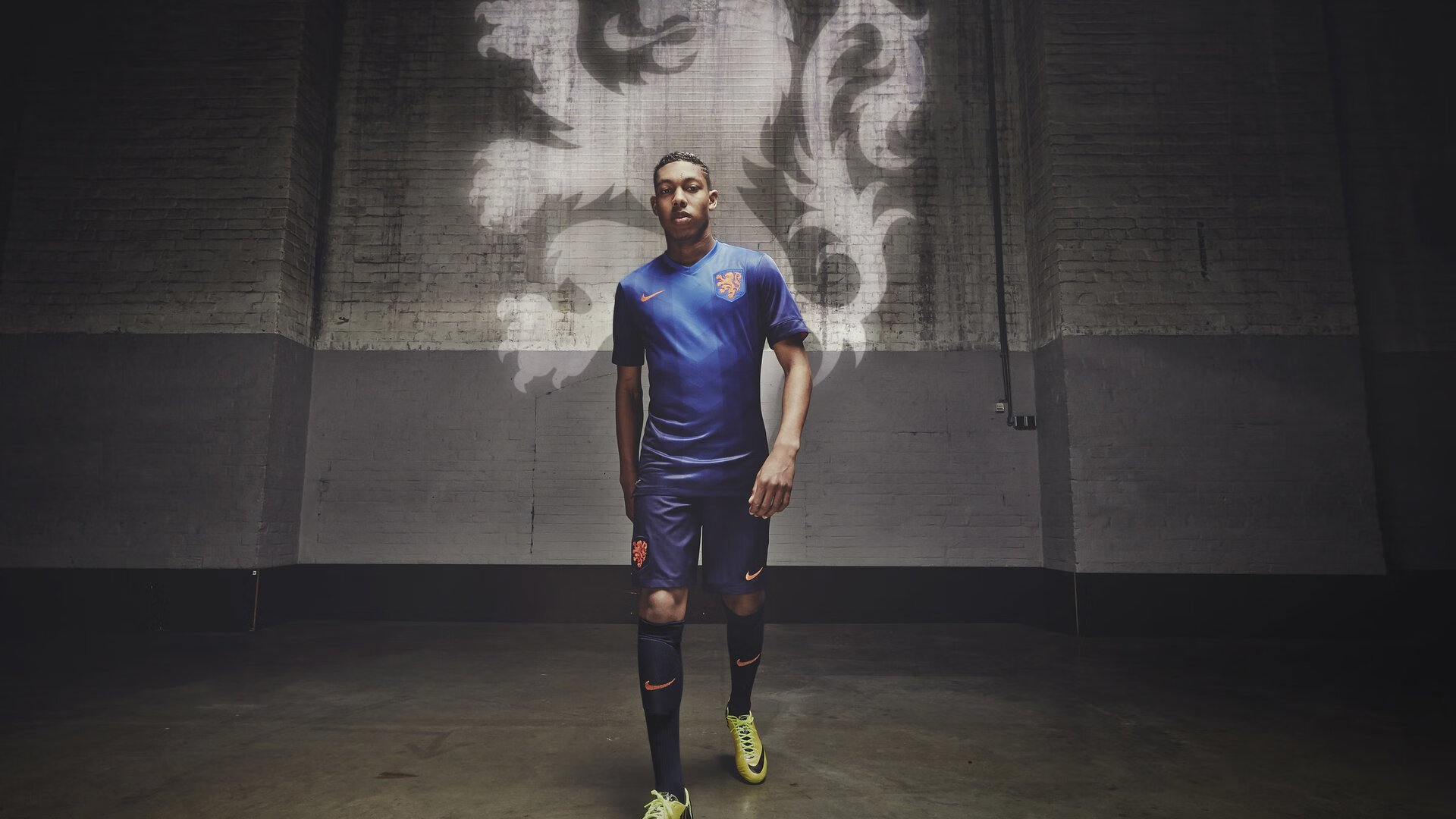 里昂巅峰对决,阿尔瓦雷斯高光闪耀,南非赛场决出最终胜者