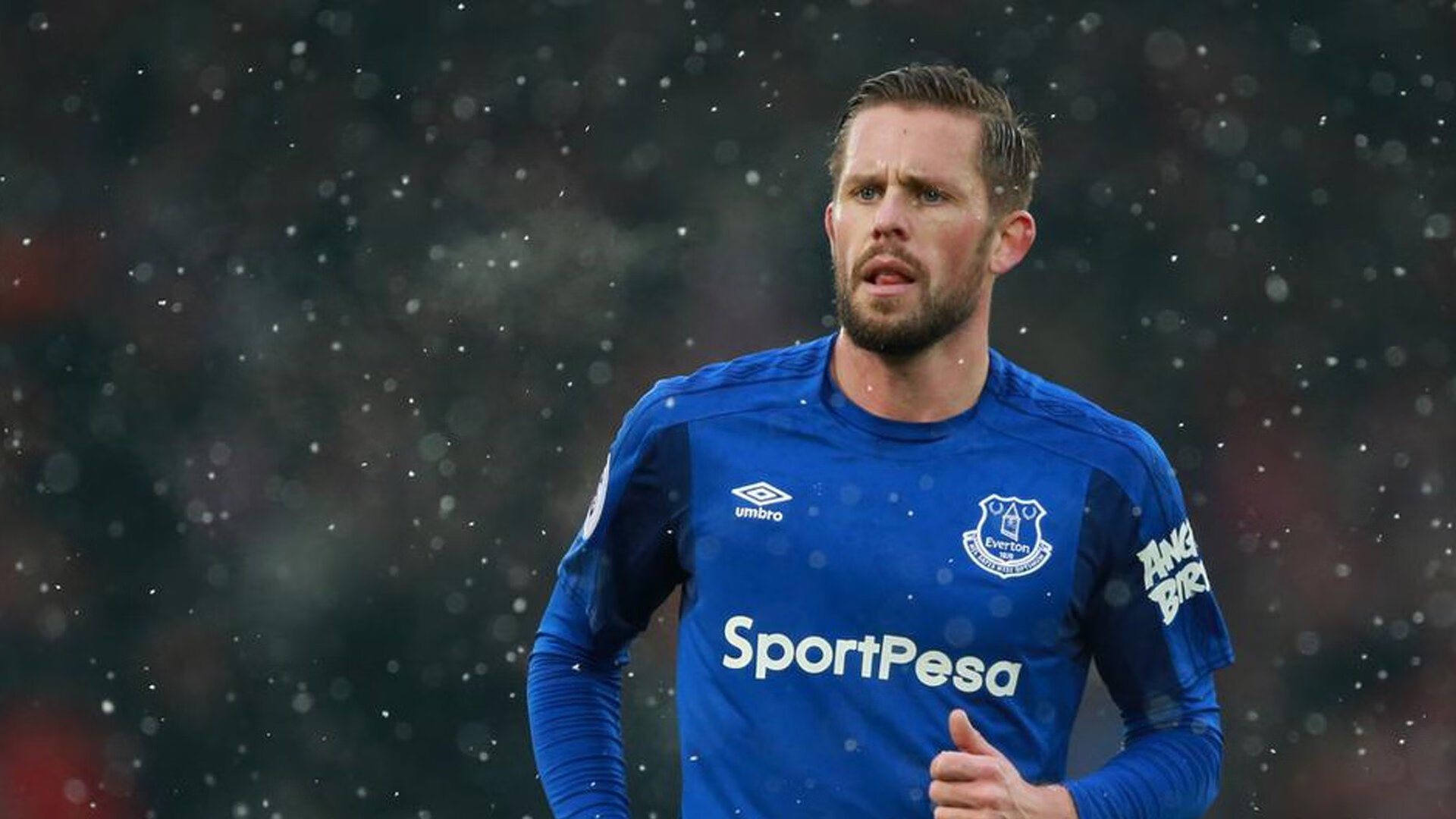 赛道与球场，当F1争冠焦点遇上克罗地亚的加时奇迹