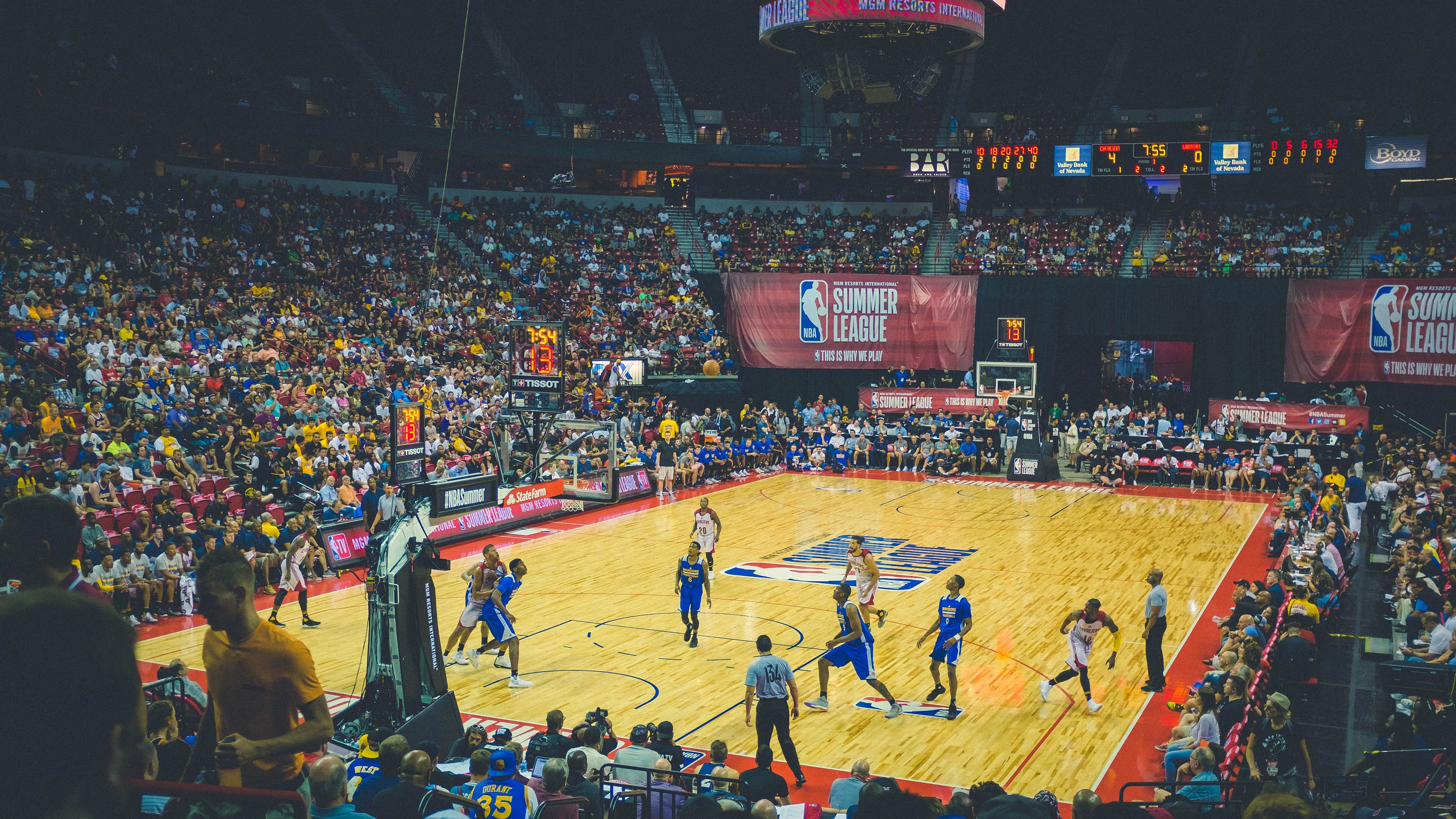 新星爆发与旧秩序崩塌,卡马文加闪耀,突尼斯斩落红龙背后的足球变局